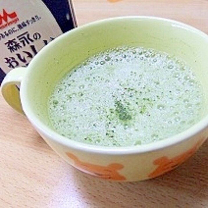 甘さ控えめ☆ホット緑茶ラテ